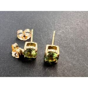 14k gold 4.5mm mint peridot stud earrings